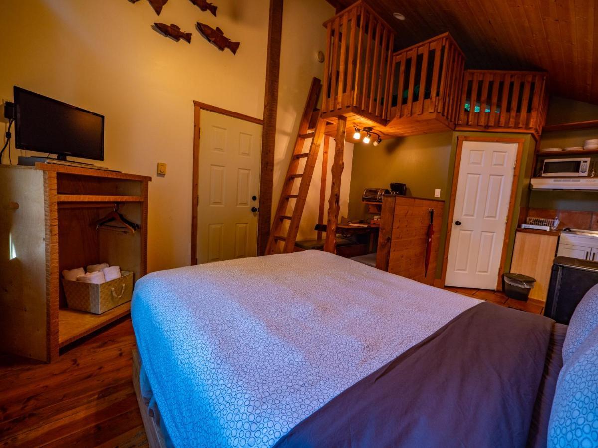 אוקלולט Surfs Inn Rainforest Cottages מראה חיצוני תמונה